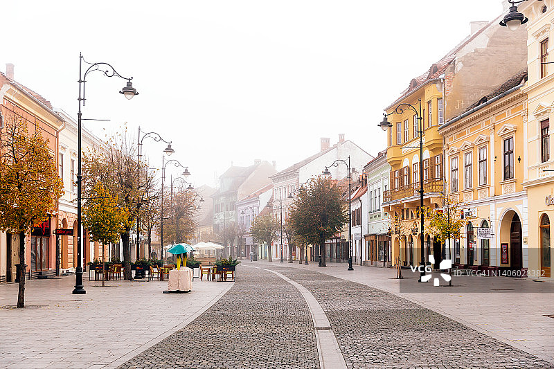 锡比乌老城区的主要步行街，特兰西瓦尼亚，罗马尼亚图片素材