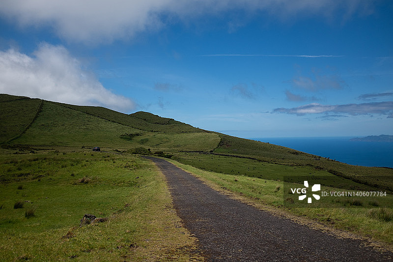 绿色景观公路风光图片素材