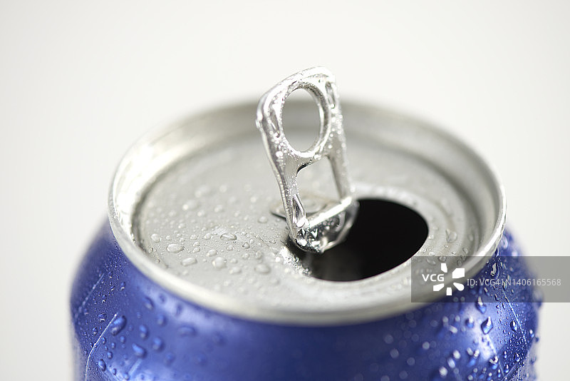开启的饮料罐图片素材