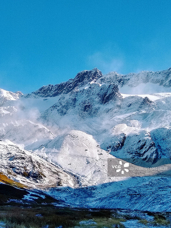 乌斯怀亚刮风下雪天的冰川图片素材