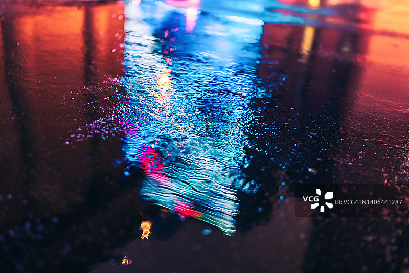 雨后的沥青路面图片素材