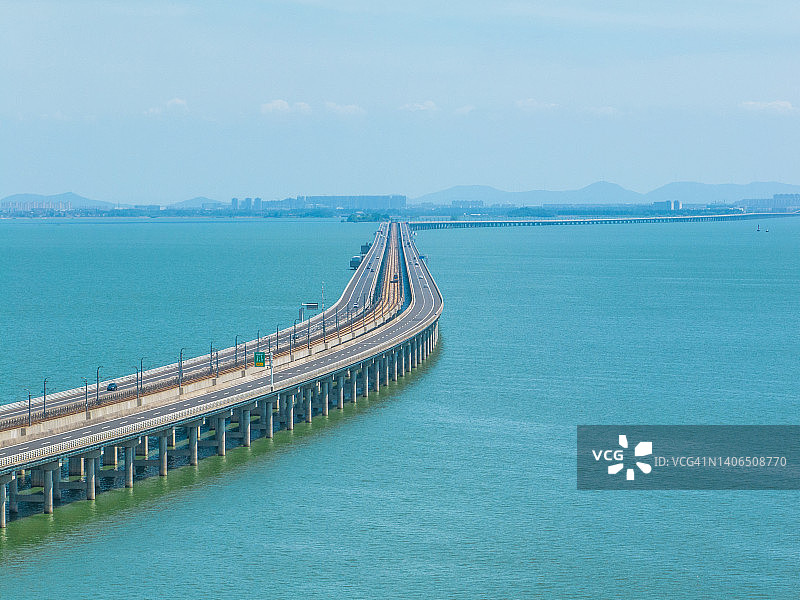 湖上的长桥图片素材