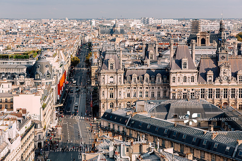 巴黎航拍城市景观，右侧为巴黎市政厅图片素材