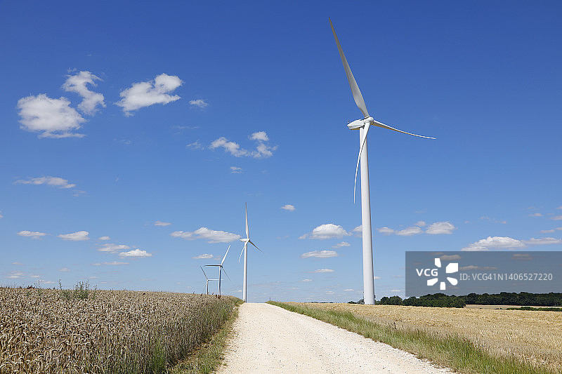法国马恩省的风力涡轮机图片素材
