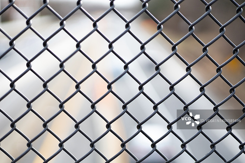 桥上俯瞰高速公路的散焦视图，有少量交通图片素材