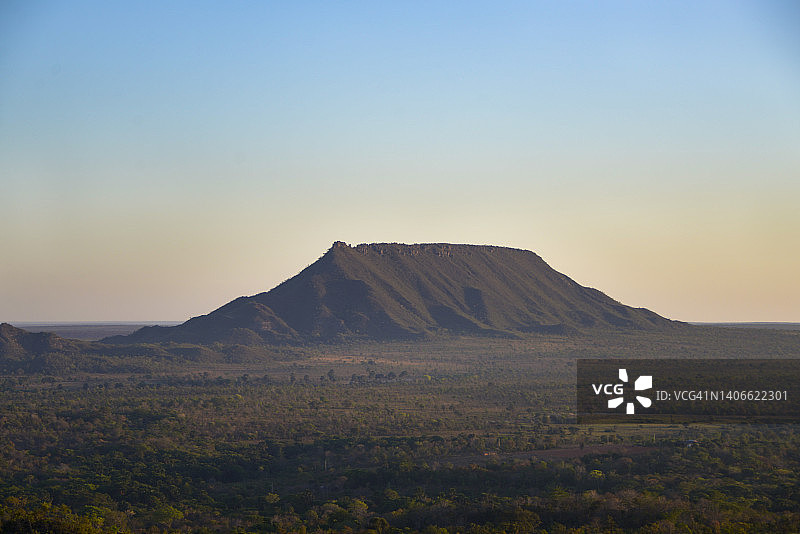 贾拉帕奥山峰图片素材