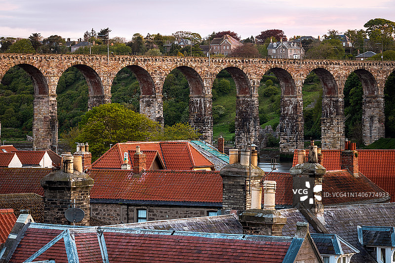 英格兰诺森伯兰郡贝里克皇家边境大桥日出图片素材