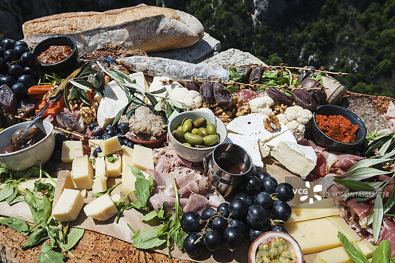 法国单身派对自助餐拼盘图片素材