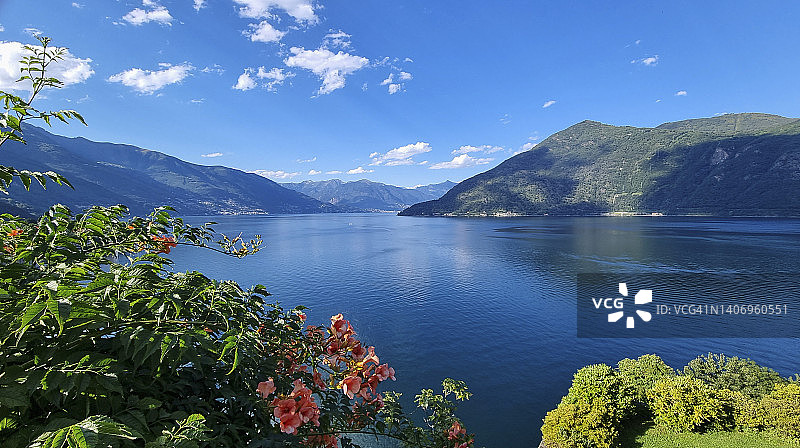 从坎诺比奥眺望马焦雷湖图片素材