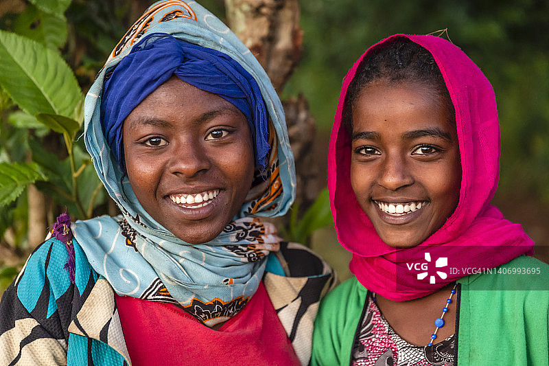 快乐的非洲年轻女孩肖像，东非图片素材