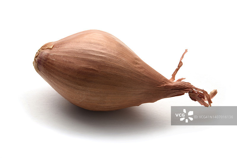 白色背景上的红葱头图片素材