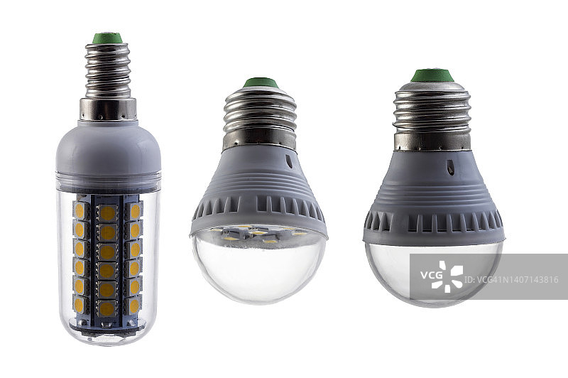 白色背景下的LED灯泡图片素材