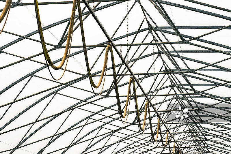 大型温室的管道和结构图片素材