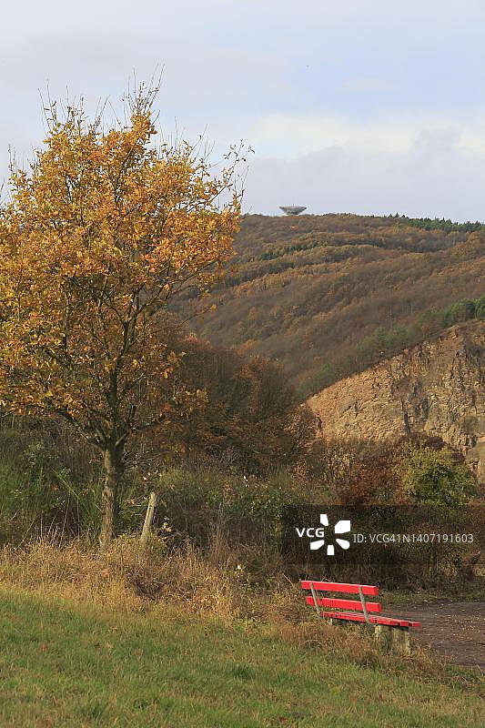 埃费尔斯贝格射电望远镜，位于德国北莱茵-威斯特法伦州图片素材