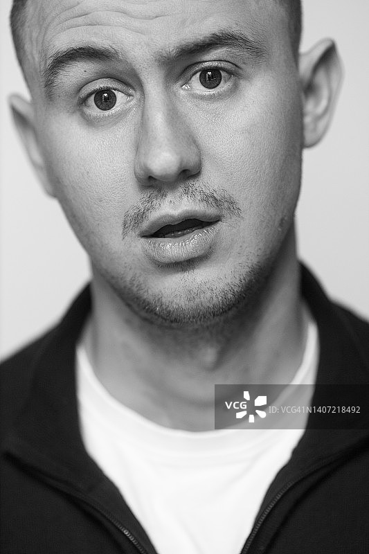 困惑的表情 - 摄影图片图片素材