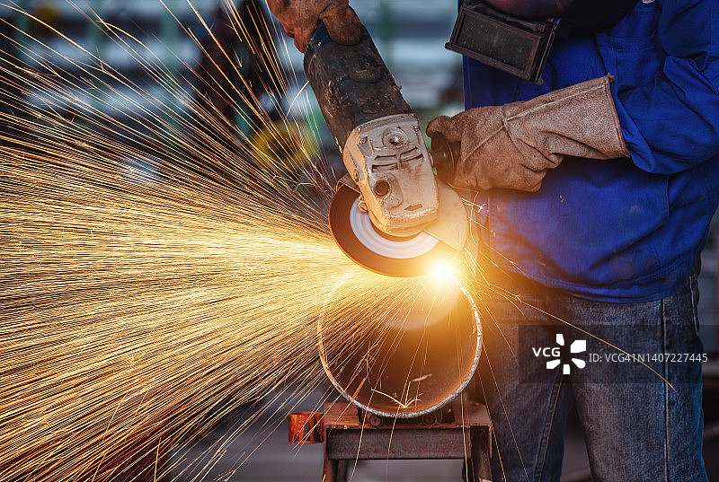 工厂里的电动研磨机图片素材