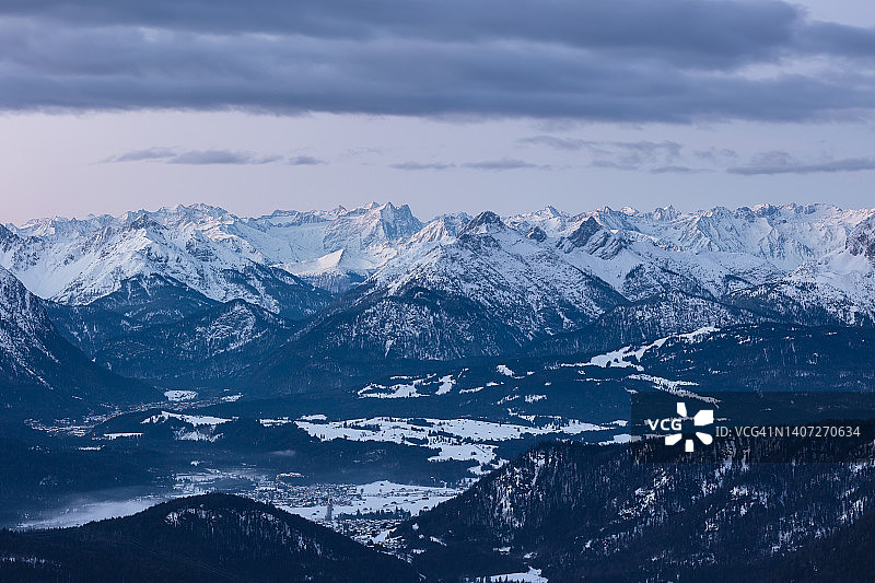 冬天的山区图片素材