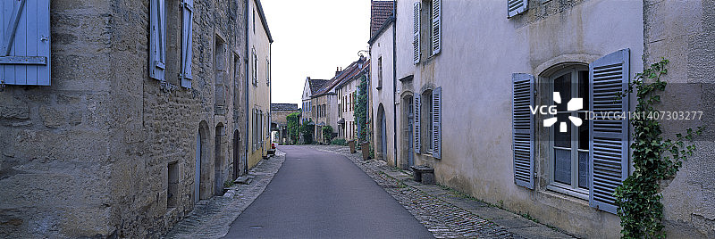 弗拉维尼中世纪村庄图片素材