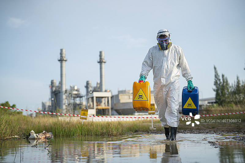 重型工业化学储罐图片素材