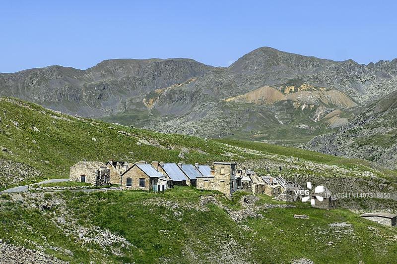 历史悠久的兵营，法国默坎图尔国家公园图片素材