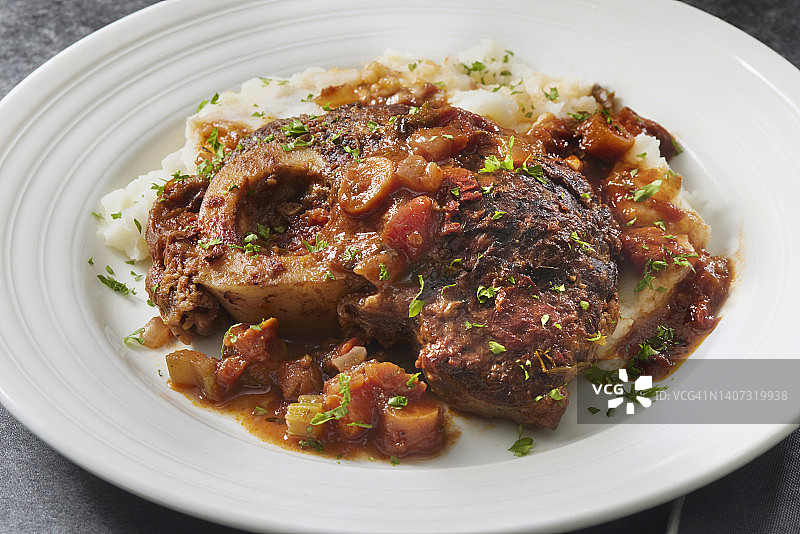 烩牛胫骨图片素材