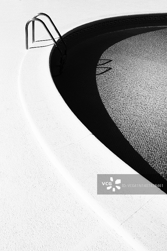 西班牙卡波罗伊格的游泳池图片素材