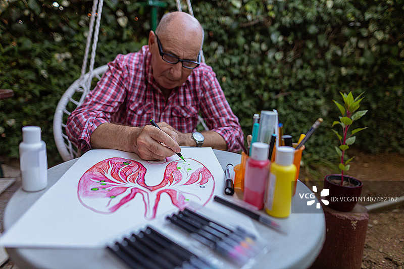 老年人准备彩色癌症意识海报图片素材