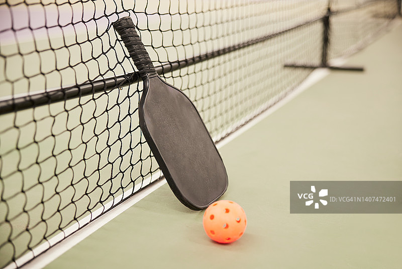 匹克球拍和球细节图片素材