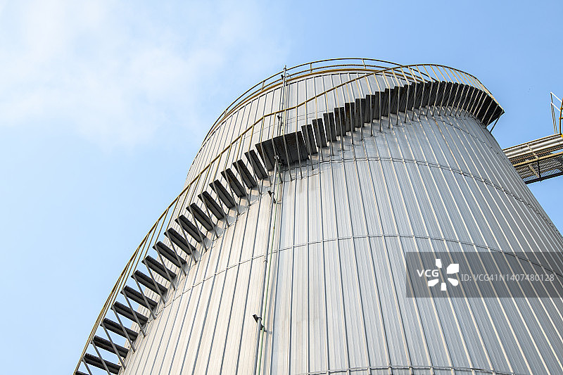 油罐上的楼梯图片素材