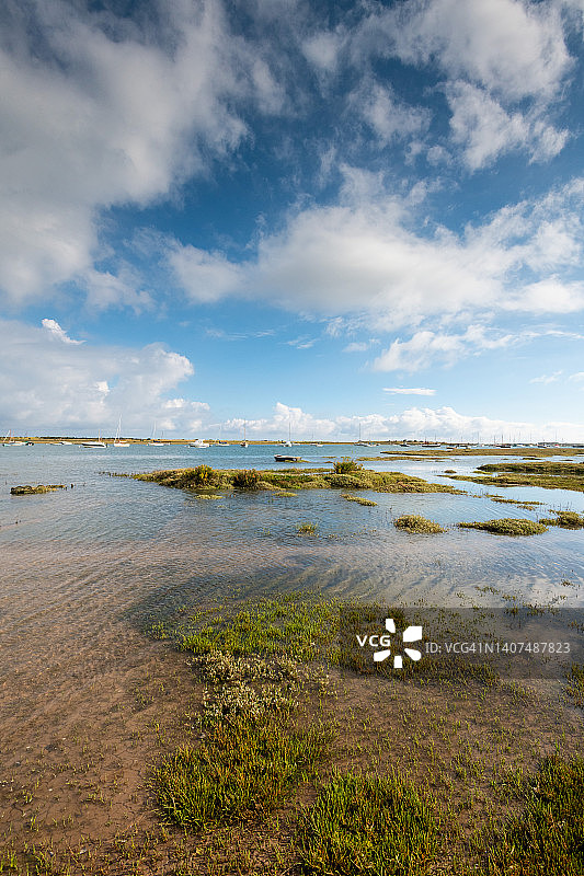 英国诺福克郡布兰卡斯特的潮汐沼泽图片素材