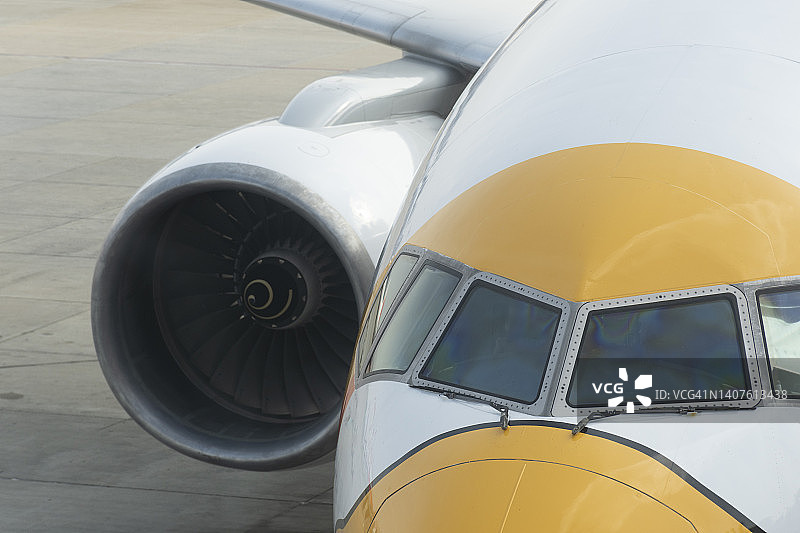 飞机正面图片素材