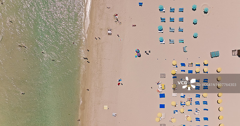 佛罗里达州迈阿密海滩的海滨无人机航拍图片素材