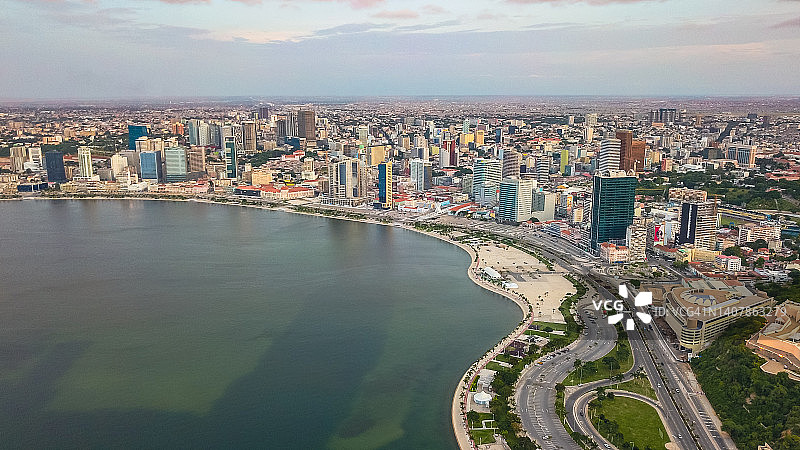 从上方看罗安达天际线图片素材