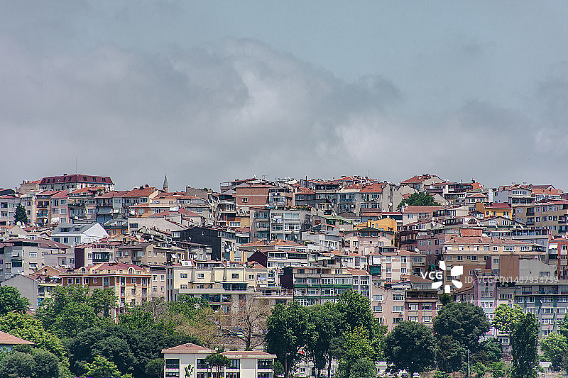 博斯普鲁斯海峡的伊斯坦布尔景色图片素材