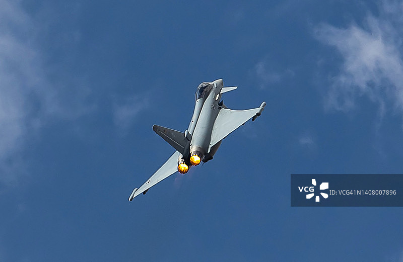 天空中的战斗机图片素材