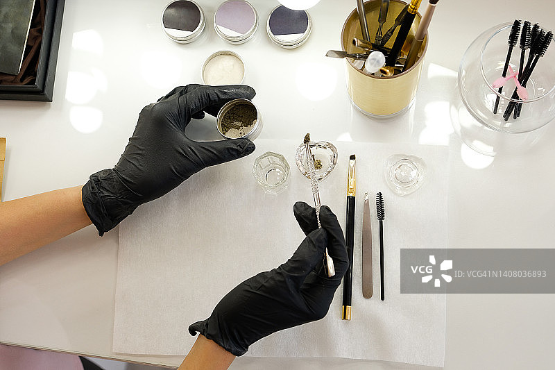 美容院专业化妆师刷具套装图片素材