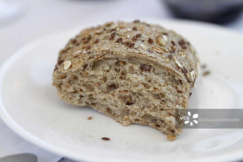 含籽全麦面包图片素材