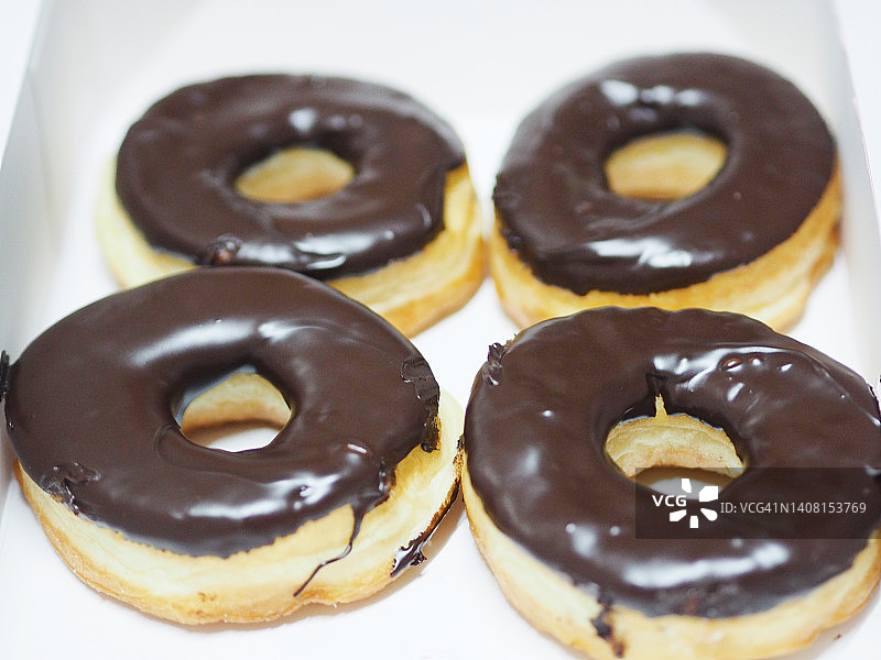 巧克力甜甜圈图片素材