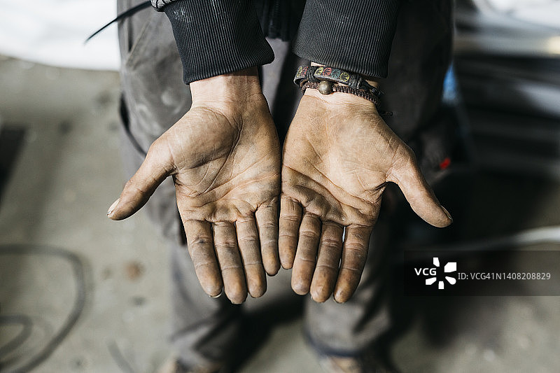 工人脏手图片素材