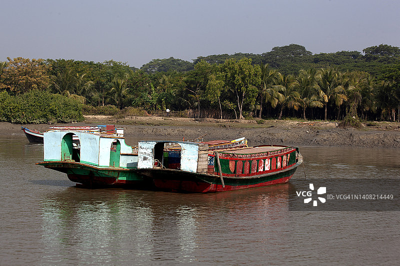 通往孟加拉国蒙拉附近红树林沼泽的入口图片素材
