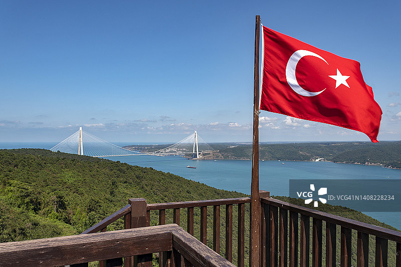 土耳其伊斯坦布尔的亚武兹苏丹塞利姆大桥图片素材