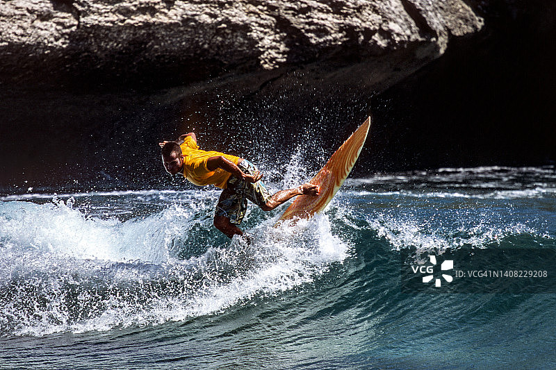 印度尼西亚松巴哇岛冲浪图片素材