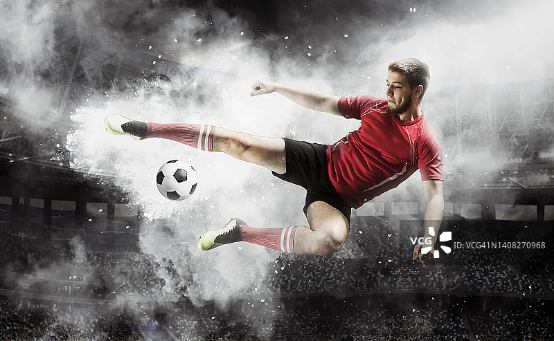 动作中的足球运动员图片素材