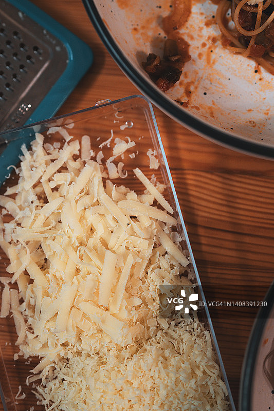 不同大小的碎奶酪图片素材