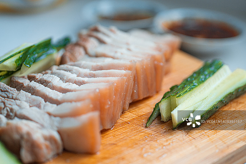 蒜泥白切肉片图片素材