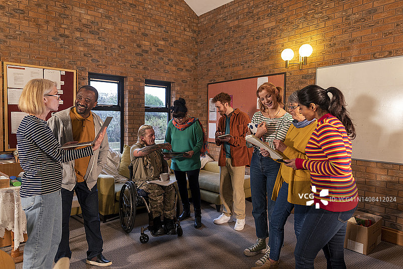 社区成员会议图片素材