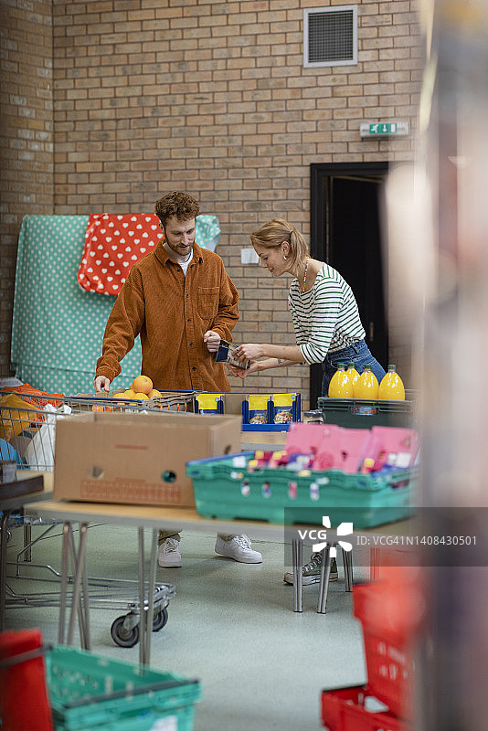 应对不断上涨的生活成本图片素材