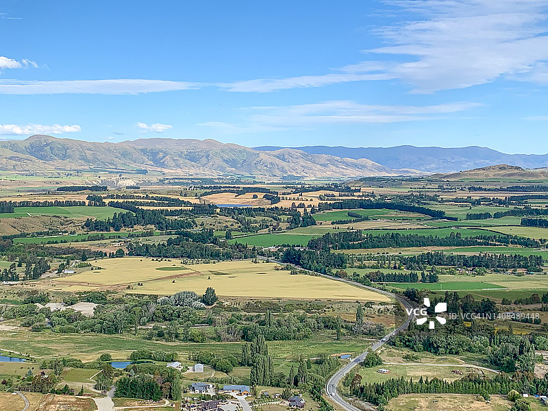 新西兰瓦纳卡铁山步道城镇风光图片素材