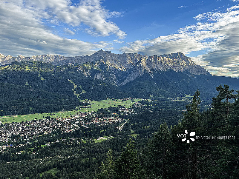 德国加米施-帕滕基兴全景图片素材