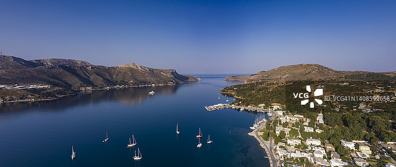 希腊基克拉泽斯群岛海岸线航拍全景图片素材